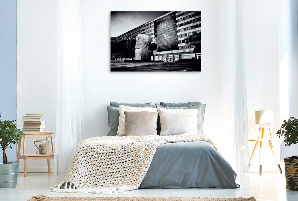 Premium Textil-Leinwand Premium Textil-Leinwand 120 cm x 80 cm quer Karl-Marx-Monument bei Nacht