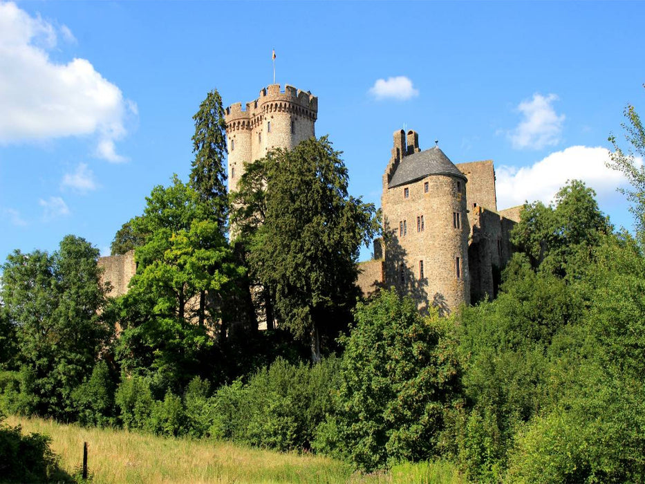 Kasselburg bei Pelm - CALVENDO Foto-Puzzle'