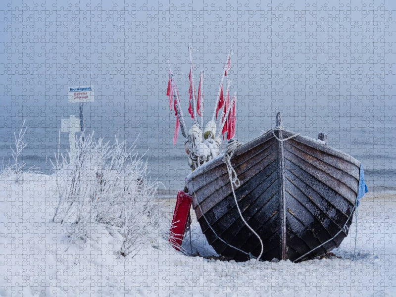 Fischerboot im Schnee - CALVENDO Foto-Puzzle'