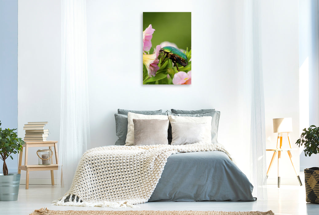 Toile textile premium Toile textile premium 60 cm x 90 cm de haut Coléoptères roses dans un rush de fleurs 