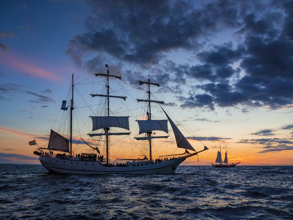 Ein Motiv aus dem Kalender Windjammer auf der Ostsee im Abendlicht - CALVENDO Foto-Puzzle'