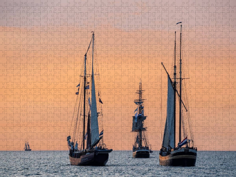 Windjammer auf der Ostsee im Abendlicht - CALVENDO Foto-Puzzle'