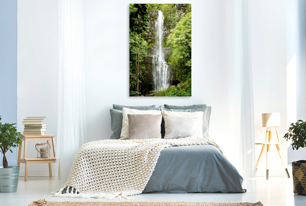 Premium Textil-Leinwand Premium Textil-Leinwand 80 cm x 120 cm  hoch Wasserfall - Hawaii