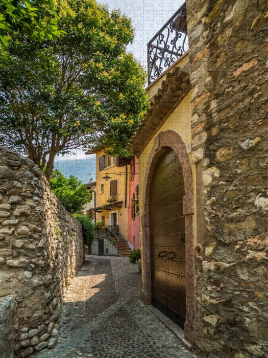 MALCESINE Altstadtgasse - CALVENDO Foto-Puzzle'