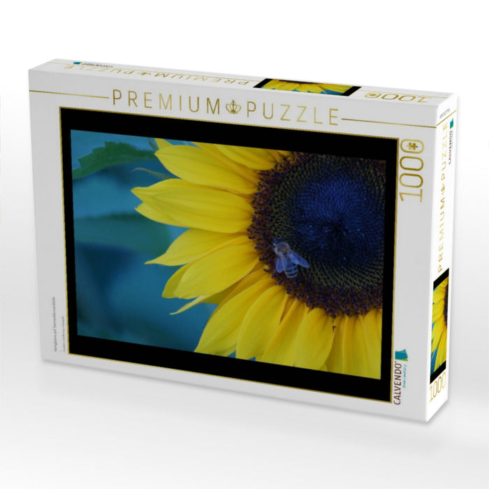 Honigbiene auf Sonnenblumenblüte - CALVENDO Foto-Puzzle'