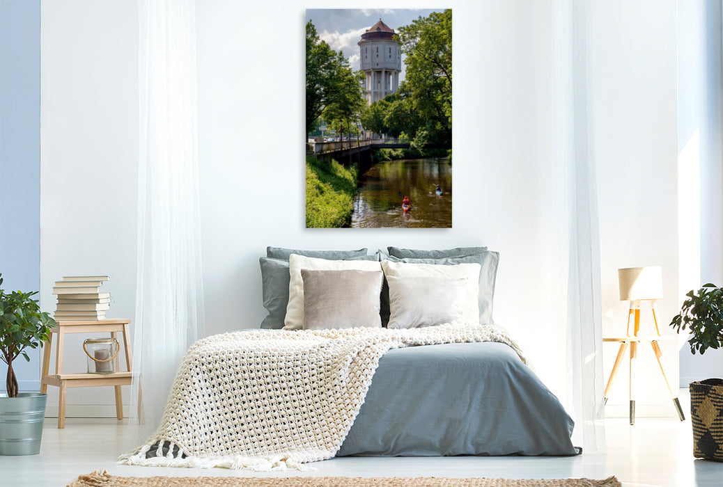 Premium Textil-Leinwand Premium Textil-Leinwand 80 cm x 120 cm  hoch Emder Wasserturm und Stadtgraben