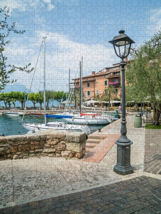 TORRI DEL BENACO Hafenbecken - CALVENDO Foto-Puzzle'