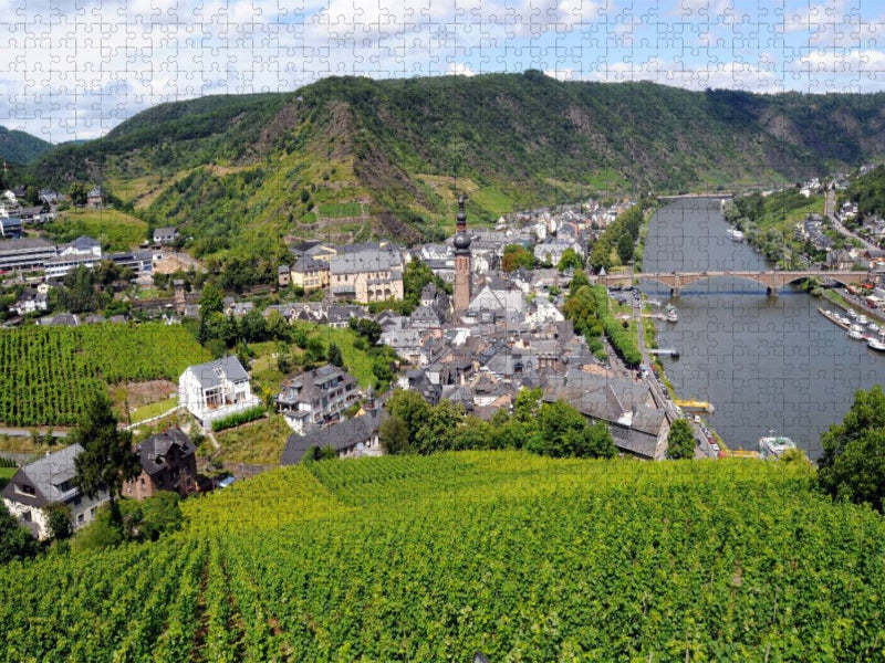 Blick über die Stadt Cochem und Weinberge - CALVENDO Foto-Puzzle'