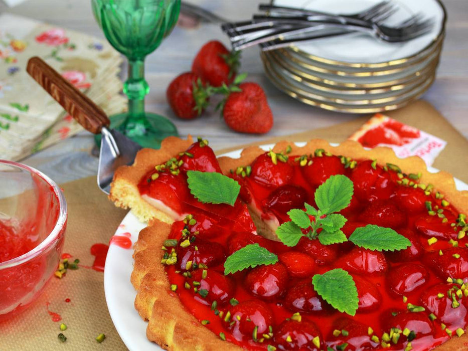 Erdbeertorte mit Pistazien und Zitronenmelisse - CALVENDO Foto-Puzzle'
