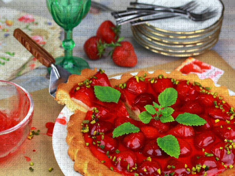 Erdbeertorte mit Pistazien und Zitronenmelisse - CALVENDO Foto-Puzzle'