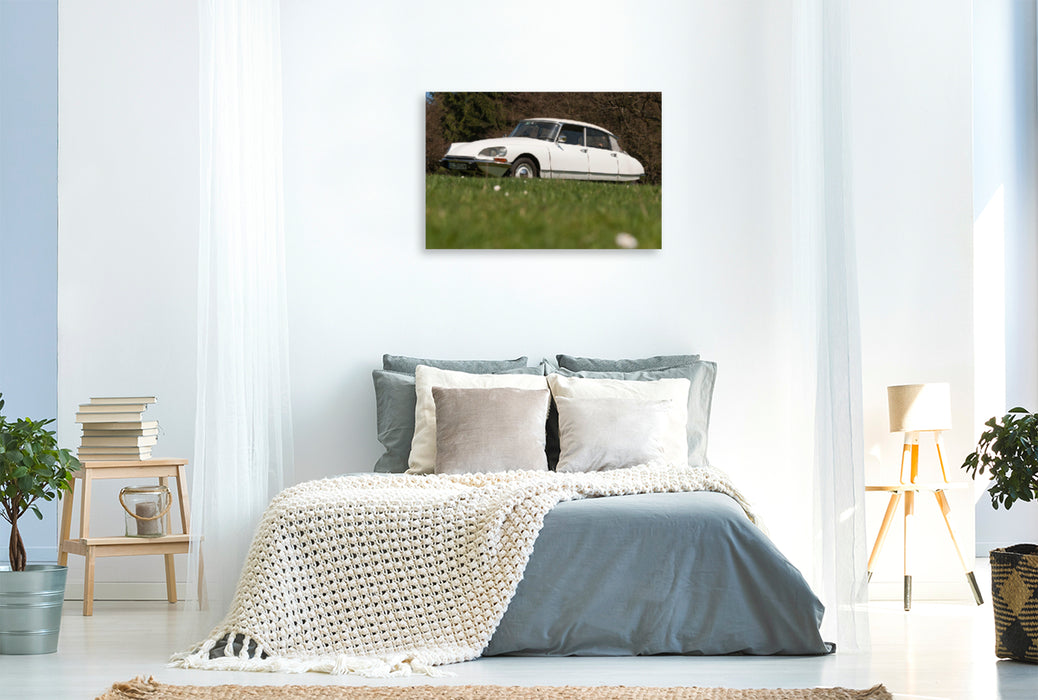 Premium Textil-Leinwand Premium Textil-Leinwand 120 cm x 80 cm quer Citroën DS - Göttin in weiß