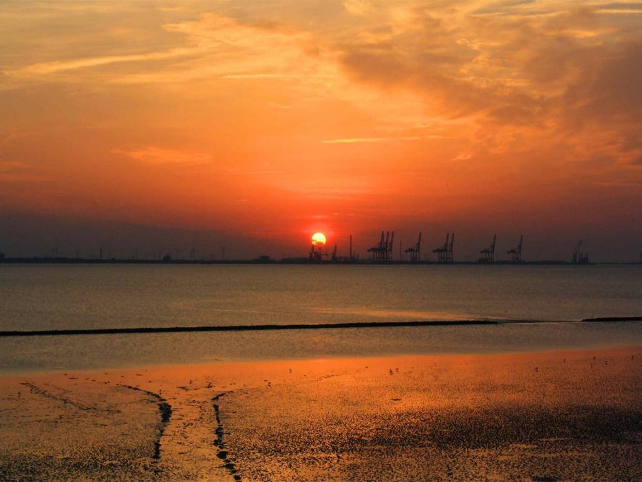Sonnenuntergang am Jade-Weser-Port - CALVENDO Foto-Puzzle'