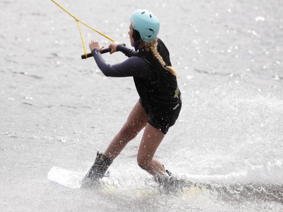 Wakeboarderin - CALVENDO Foto-Puzzle'