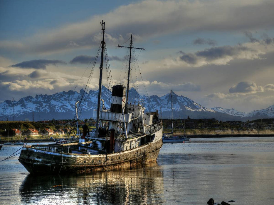 Schiffswrack der Saint Christopher im Hafen von Ushuaia - CALVENDO Foto-Puzzle'