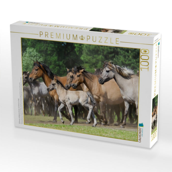 Dülmener Wildpferde Herde mit Fohlen im Trab - CALVENDO Foto-Puzzle'