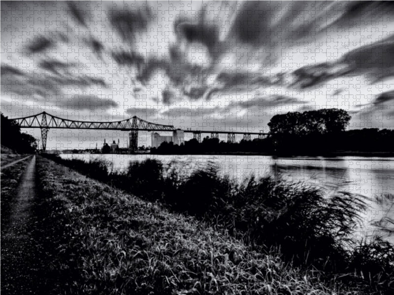 “Iron Lady” and Kiel Canal - CALVENDO photo puzzle 