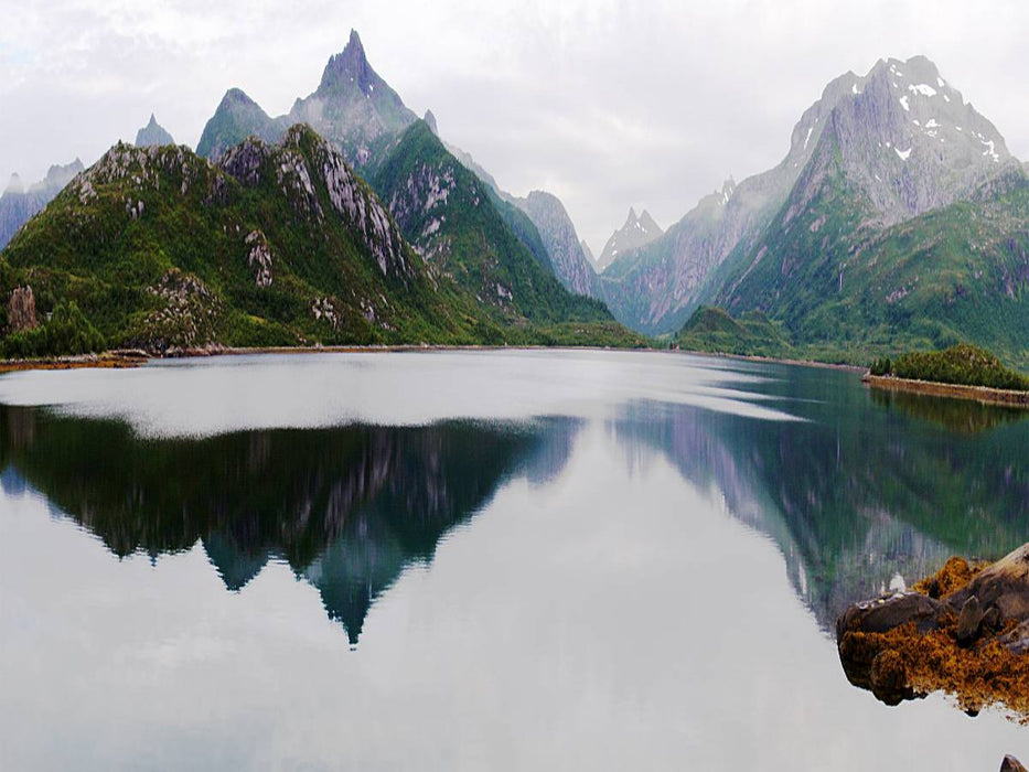 Spiegelung der Berge im Fjord auf den Lofoten - CALVENDO Foto-Puzzle'