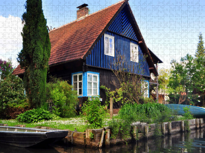 Holzhaus am Wasser - CALVENDO Foto-Puzzle'