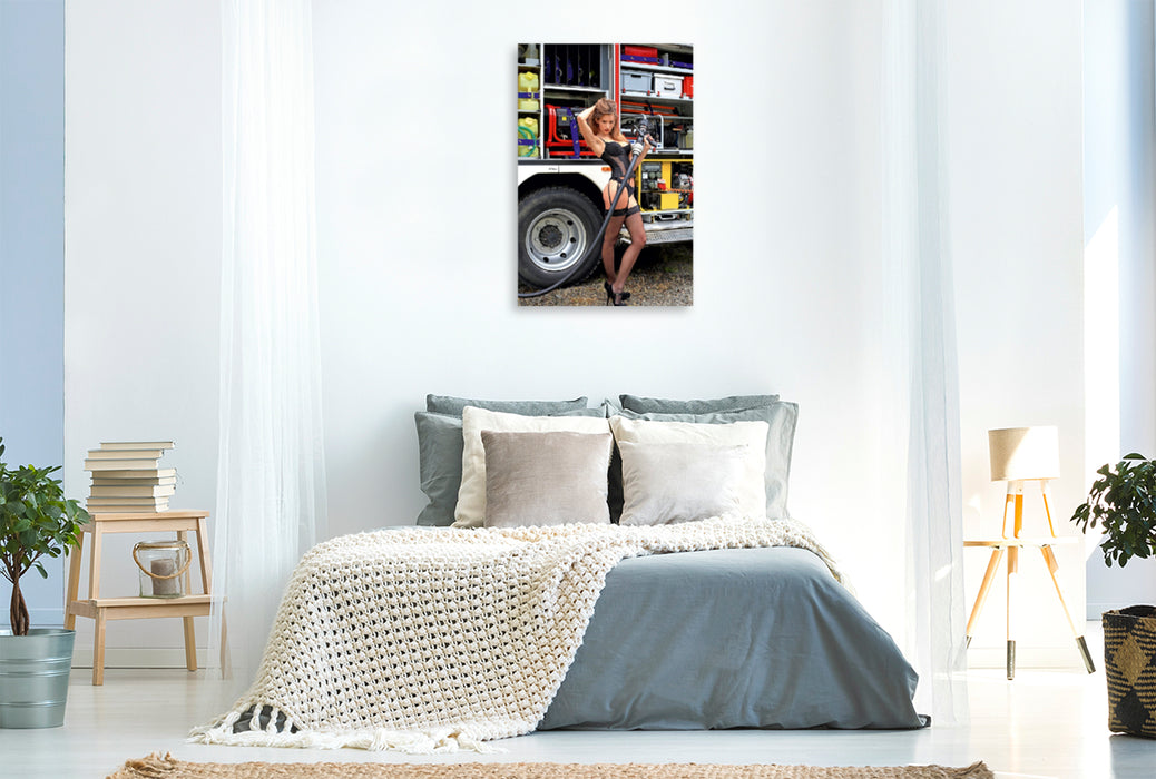 Premium Textil-Leinwand Premium Textil-Leinwand 80 cm x 120 cm  hoch Ein Motiv aus dem Kalender Feuerwehrkalender – Erotische Fotografien von Thomas Siepmann
