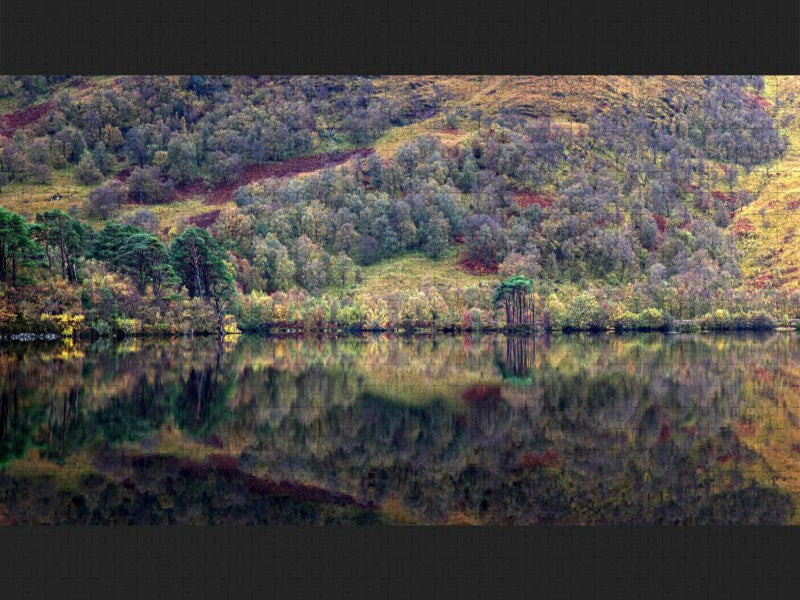 Zauberhafte Panorama Aufnahme von Loch Eilt, Glenfinnan, Schottland - CALVENDO Foto-Puzzle'