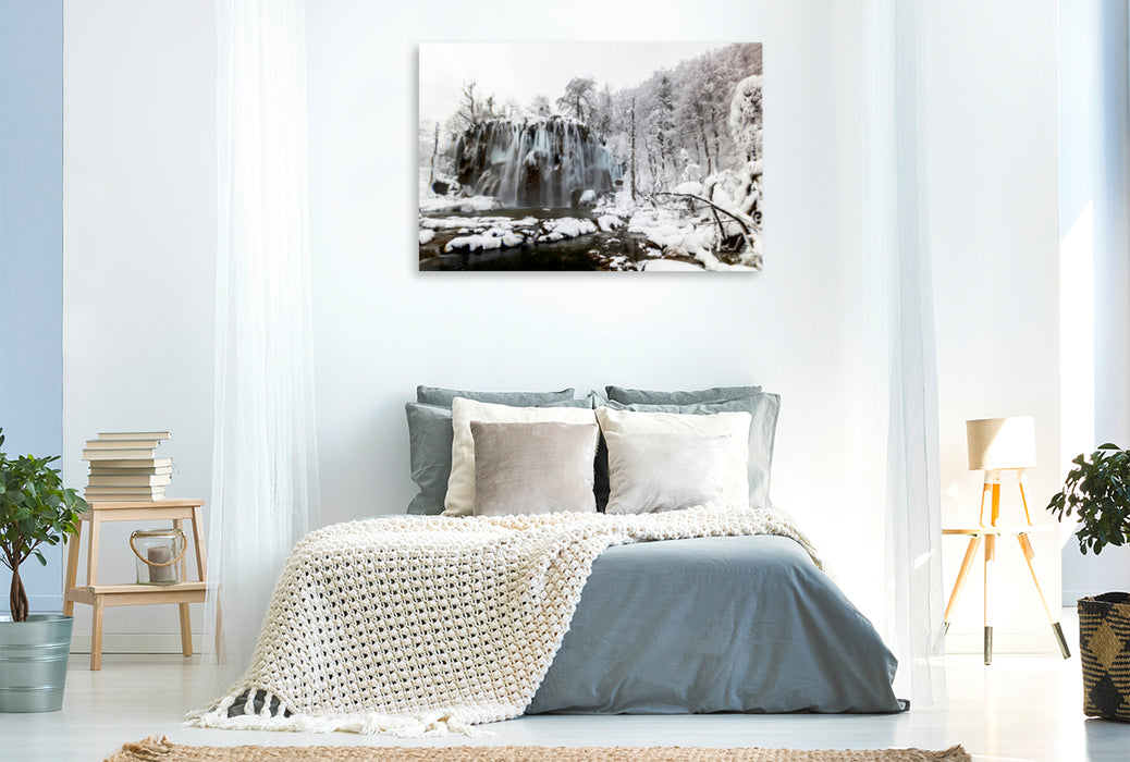 Premium Textil-Leinwand Premium Textil-Leinwand 120 cm x 80 cm quer Ein Motiv aus dem Kalender Winterimpressionen Nationalpark Plitvice