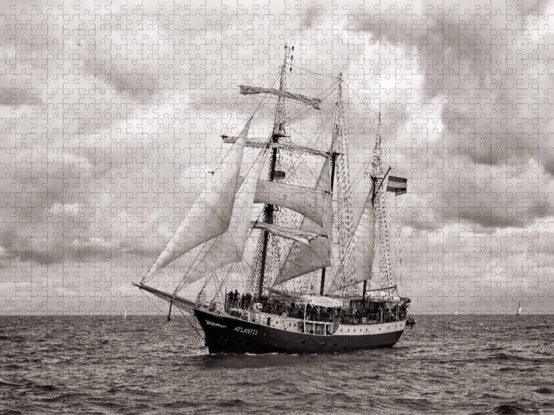 Holländischer Dreimaster "Atlantis" auf der Ostsee vor Warnemünde, Hanse Sail 2013 - CALVENDO Foto-Puzzle'