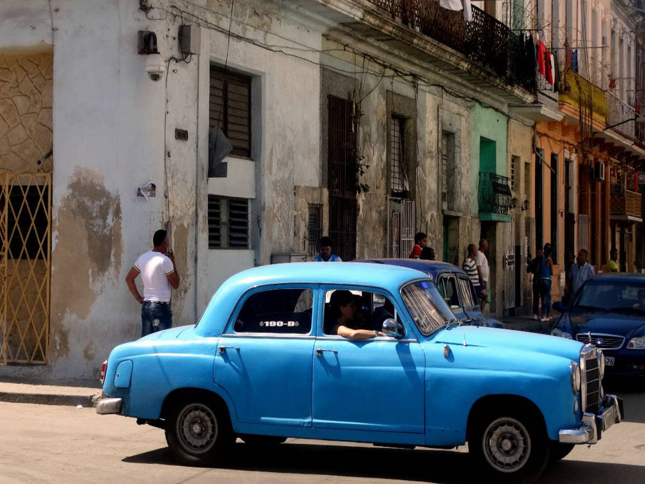 Der Oldtimer Mercedes 180 in Havanna - CALVENDO Foto-Puzzle'