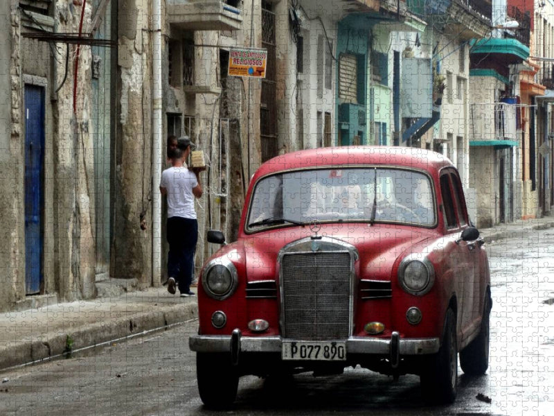 Der legendäre Oldtimer Mercedes 180 unterwegs in Havanna - CALVENDO Foto-Puzzle'