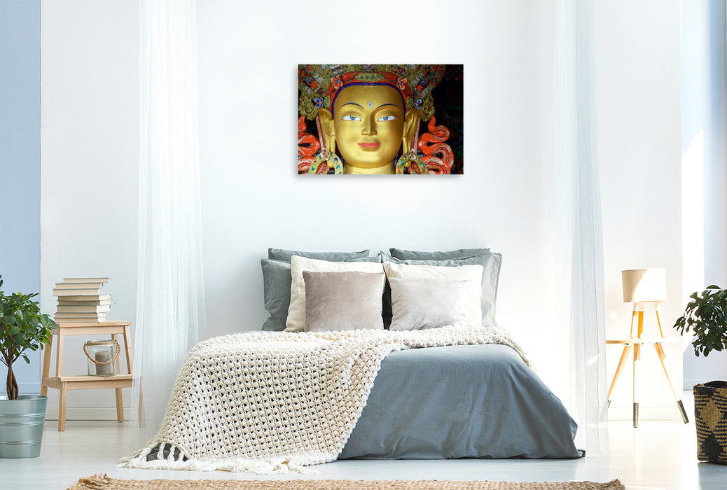 Premium Textil-Leinwand Premium Textil-Leinwand 120 cm x 80 cm quer Maitreya Buddhastatue in Thiksey