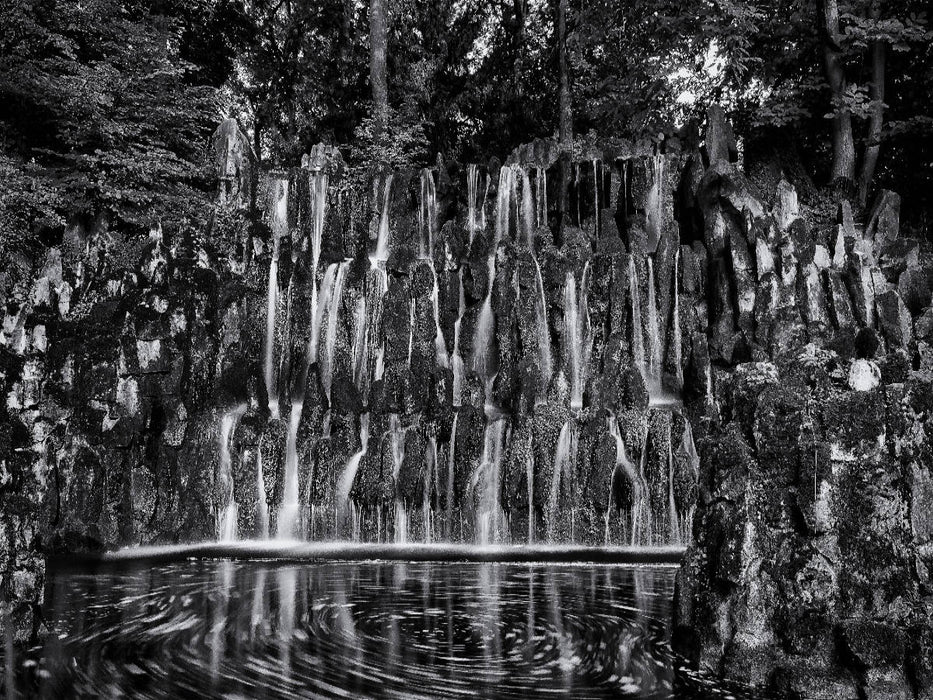 Wasserfall im Palaisgarten - CALVENDO Foto-Puzzle'