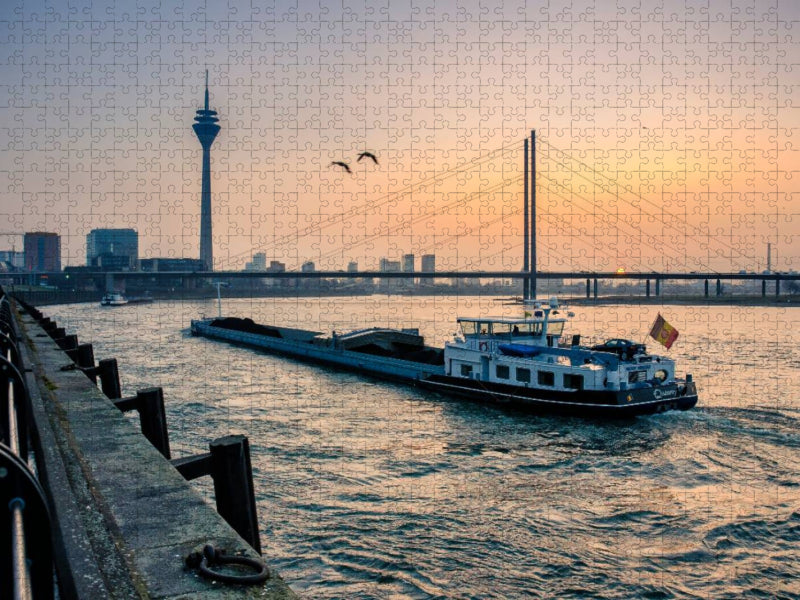 Rheinufer vor der Altstadt - CALVENDO Foto-Puzzle'
