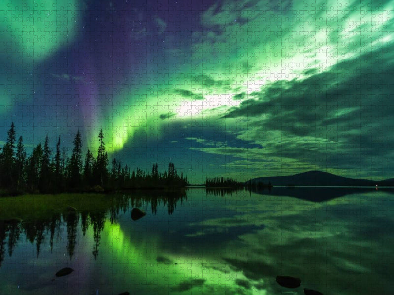 Polarlicht über dem Jerisjärvi (Finnland) - CALVENDO Foto-Puzzle'