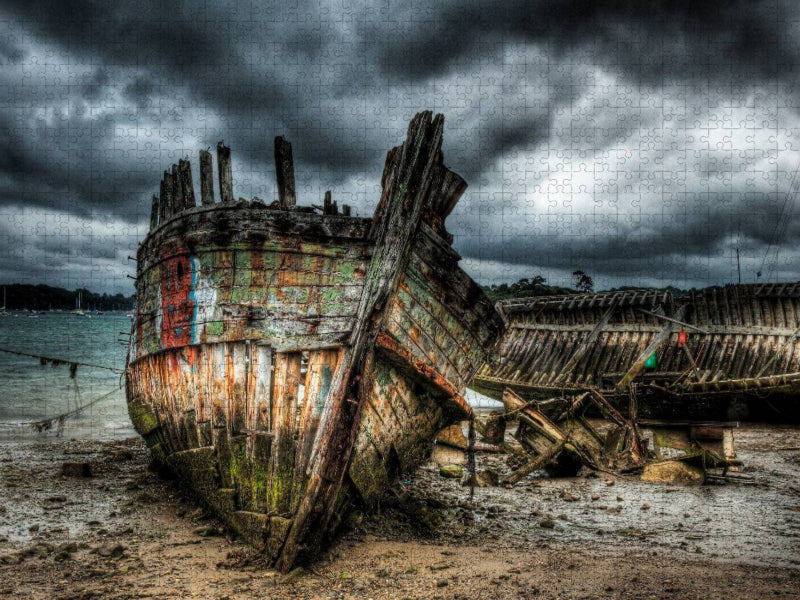 Wrack eines Fischereischiffes in der Bretagne - CALVENDO Foto-Puzzle'