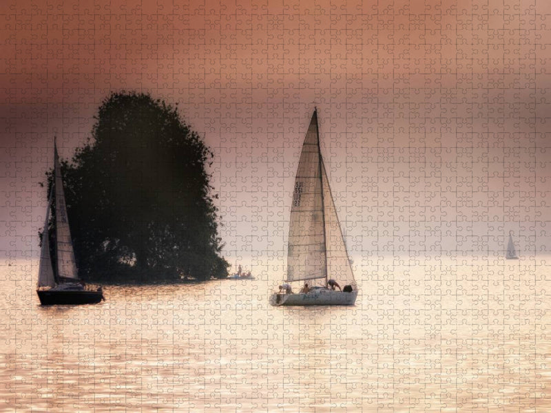 Mit dem Segelboot auf dem See - CALVENDO Foto-Puzzle'