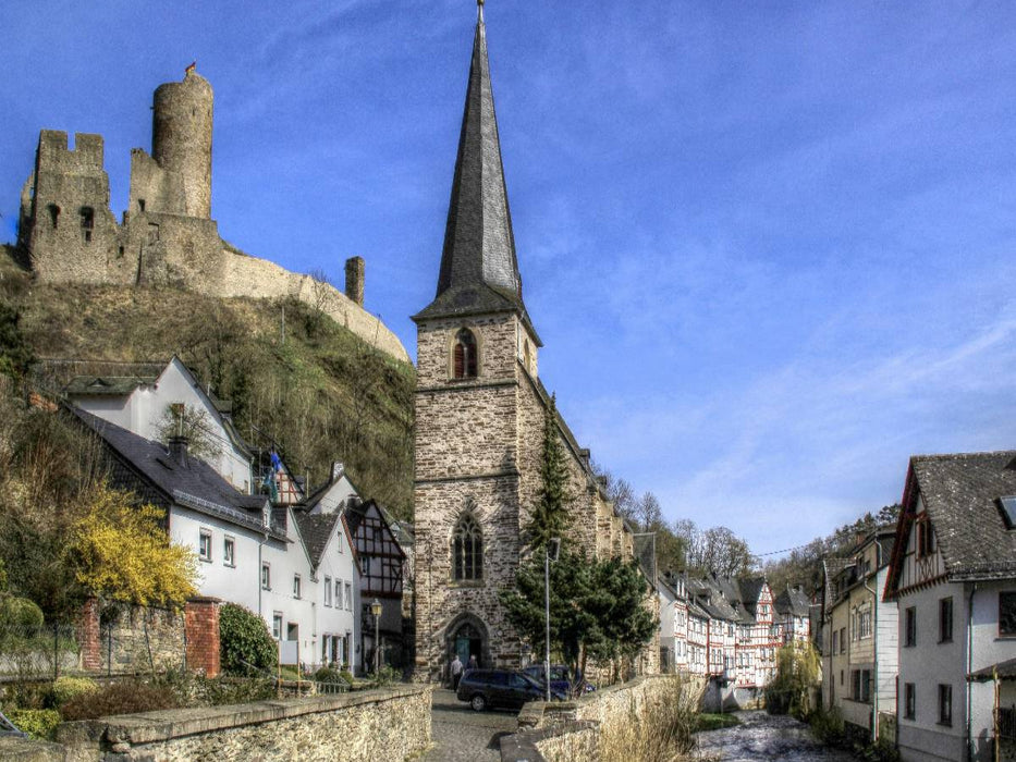 Monreal - Mit Blick auf die Löwenburg und Pfarrkirche - CALVENDO Foto-Puzzle'