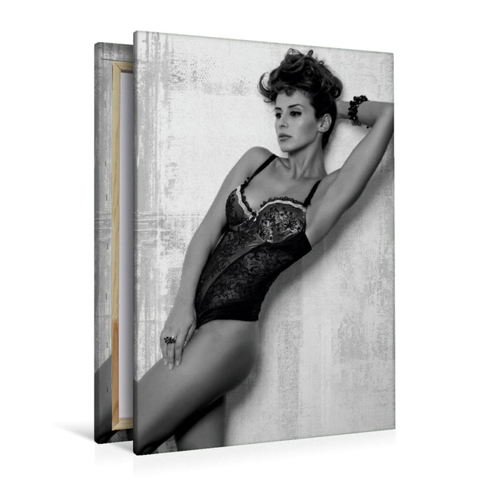 Premium Textil-Leinwand Premium Textil-Leinwand 80 cm x 120 cm  hoch Ein Motiv aus dem Kalender NILU LINGERIE 2018