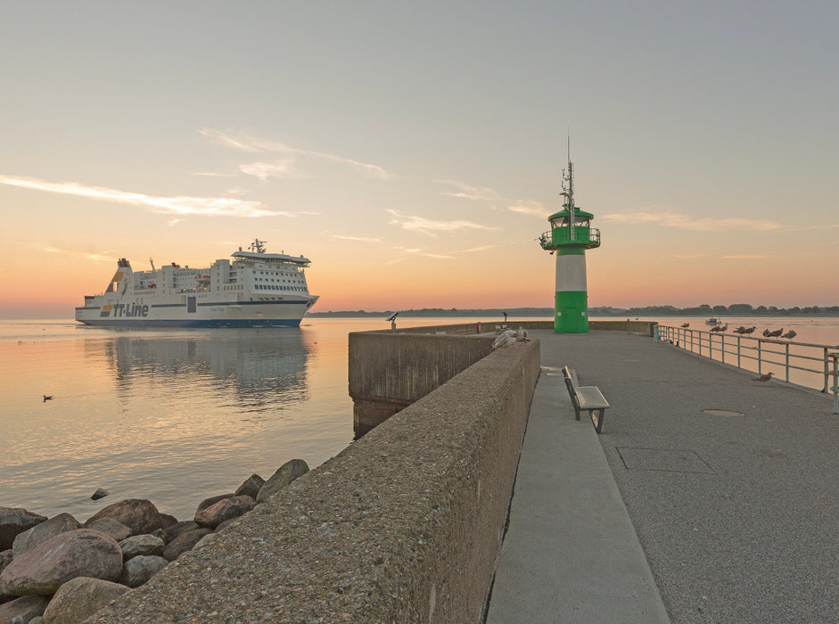 Travemünde Mole, Peter Pan - Puzzle photo CALVENDO 