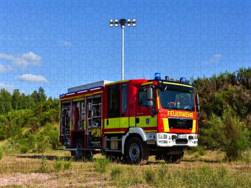 Ziegler Löschgruppenfahrzeug LF 20 Katastrophenschutz Land Thüringen / Feuerwehr Suhl - CALVENDO Foto-Puzzle'