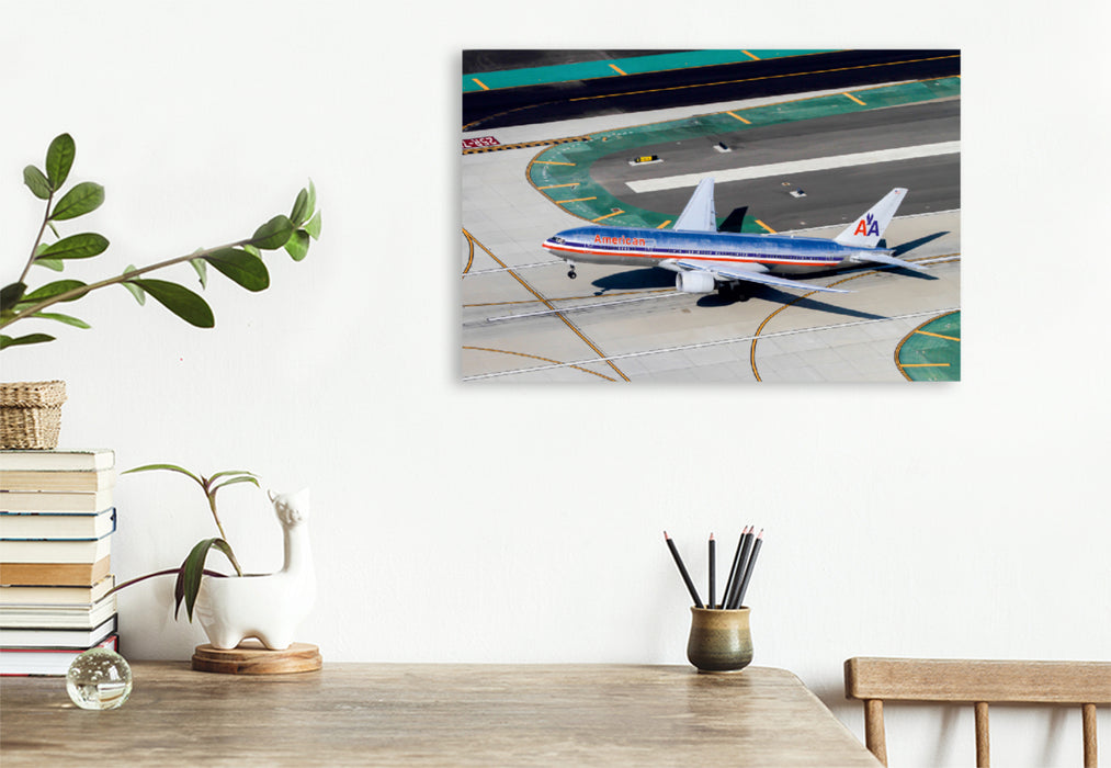 Premium Textil-Leinwand Premium Textil-Leinwand 90 cm x 60 cm quer American Airlines  Boeing 777-200  Los Angeles, USA