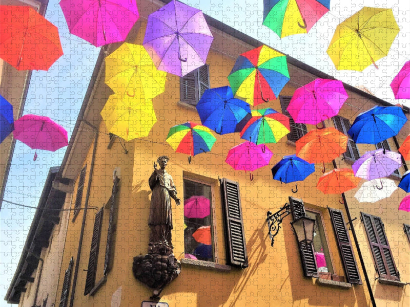 Arona am Lago Maggiore: Regenschirme im Sonnenlicht - CALVENDO Foto-Puzzle'