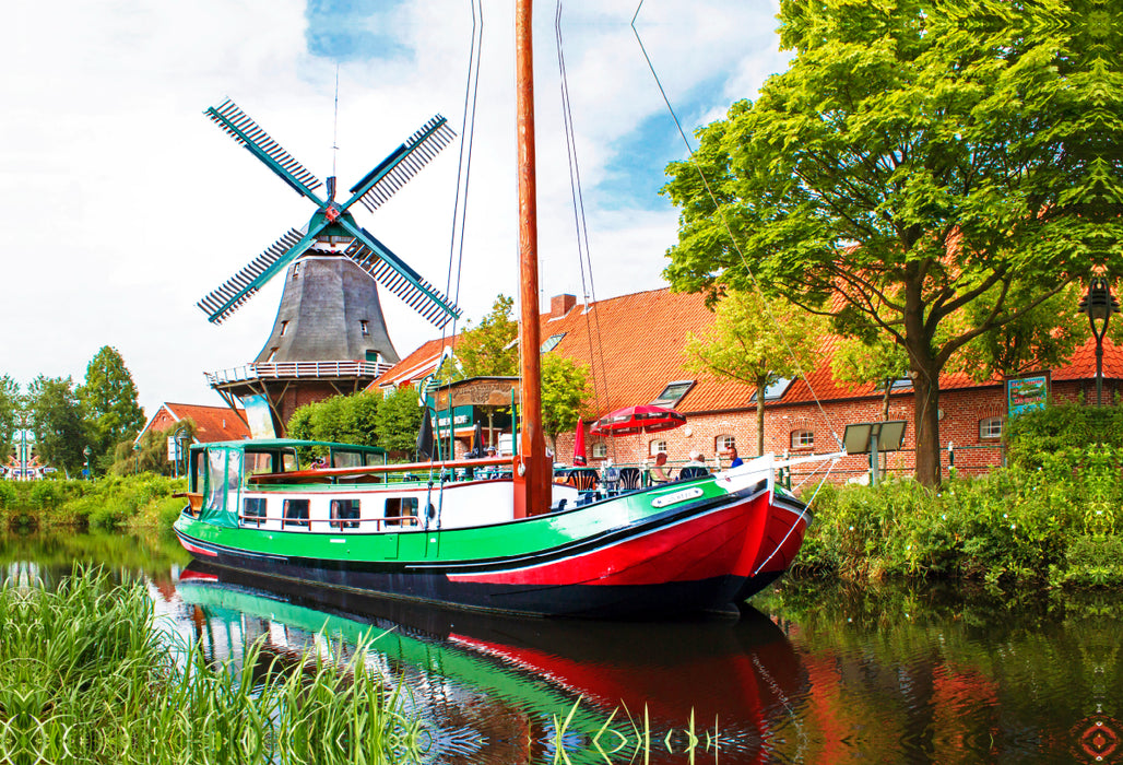 Premium Textil-Leinwand Torfschiff Antje vor der Mühle in Großefehn