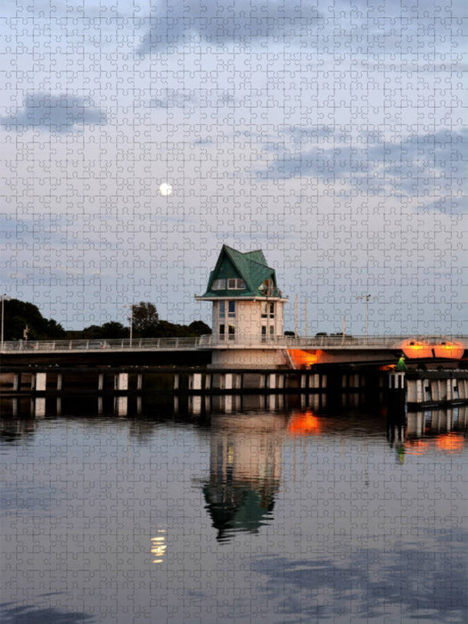 Schleibrücke in Kappeln zur blauen Stunde - CALVENDO Foto-Puzzle'