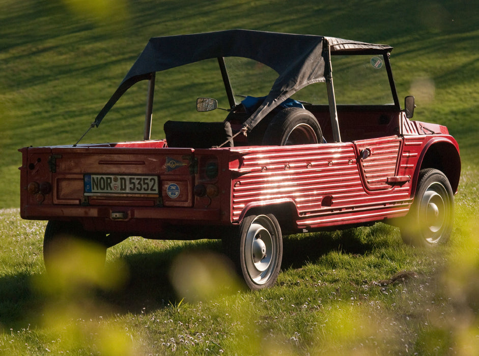 Mehari - a 2CV derivative - CALVENDO photo puzzle 