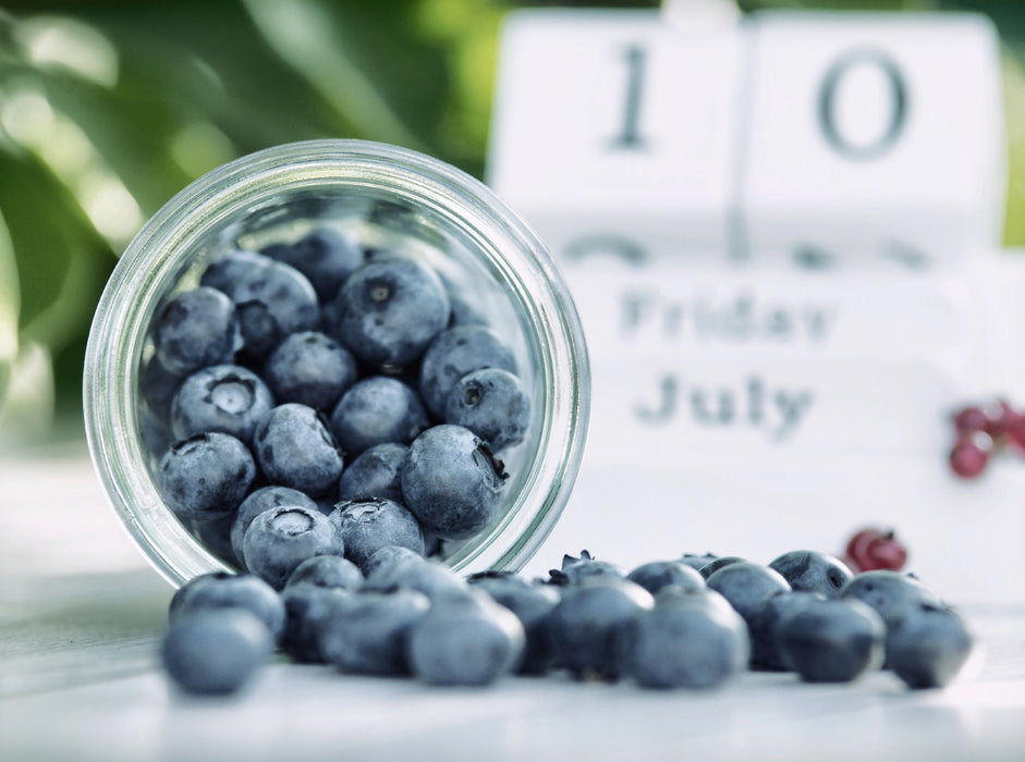 Blueberries in the summer kitchen - CALVENDO photo puzzle 