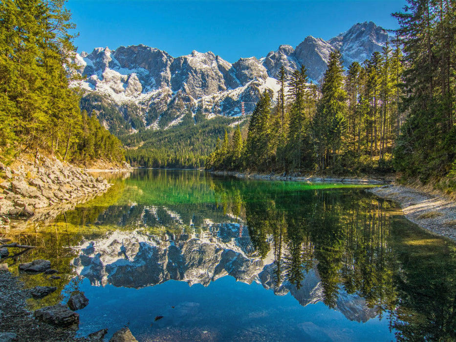 Das Zuspitzmassiv spiegelt sich im Eibsee - CALVENDO Foto-Puzzle'