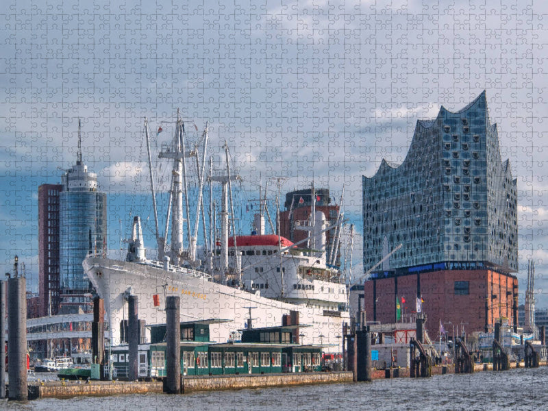 Museumsschiff Cap San Diego und Elbphilharmonie - CALVENDO Foto-Puzzle'