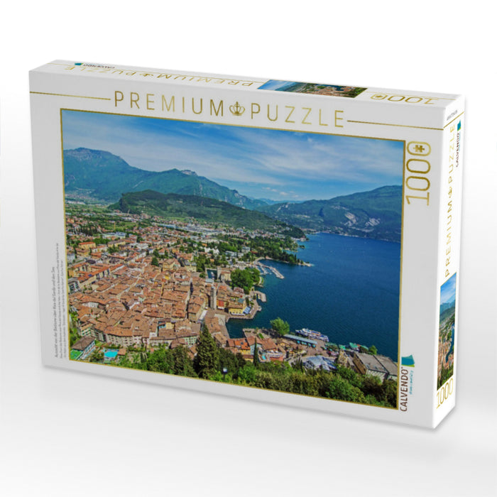 Aussicht von der Bastione über Riva del Garda und den See - CALVENDO Foto-Puzzle'