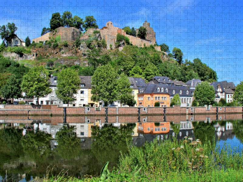 Blick auf die Burgruine Saarburg - CALVENDO Foto-Puzzle'