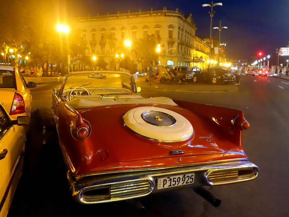 Der Oldtimer Imperial Crown Convertible in Havanna - CALVENDO Foto-Puzzle'