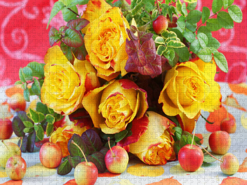 Gelbe Rosen mit Zieräpfeln - CALVENDO Foto-Puzzle'